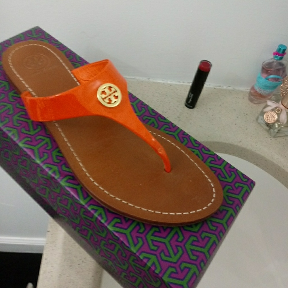 Tory Burch Authentic sandals